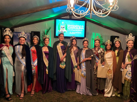 La Reina Nacional de la Horticultura, participó anoche en la 41 edición de la Fiesta Provincial del Agricultor que se realizó en Colonia Carolina
